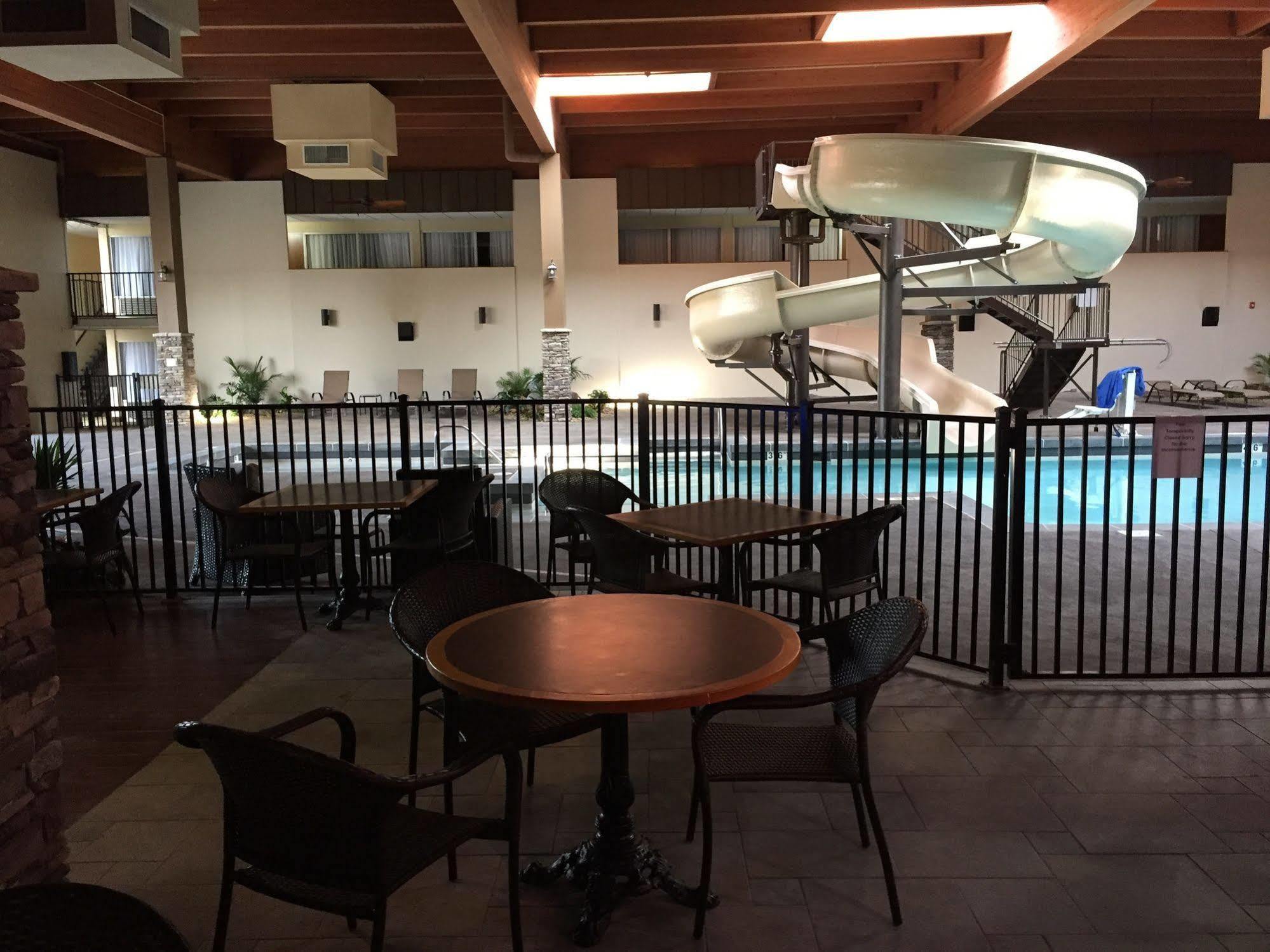 הנדרסונוויל Cascades Mountain Resort, Ascend Hotel Collection מראה חיצוני תמונה