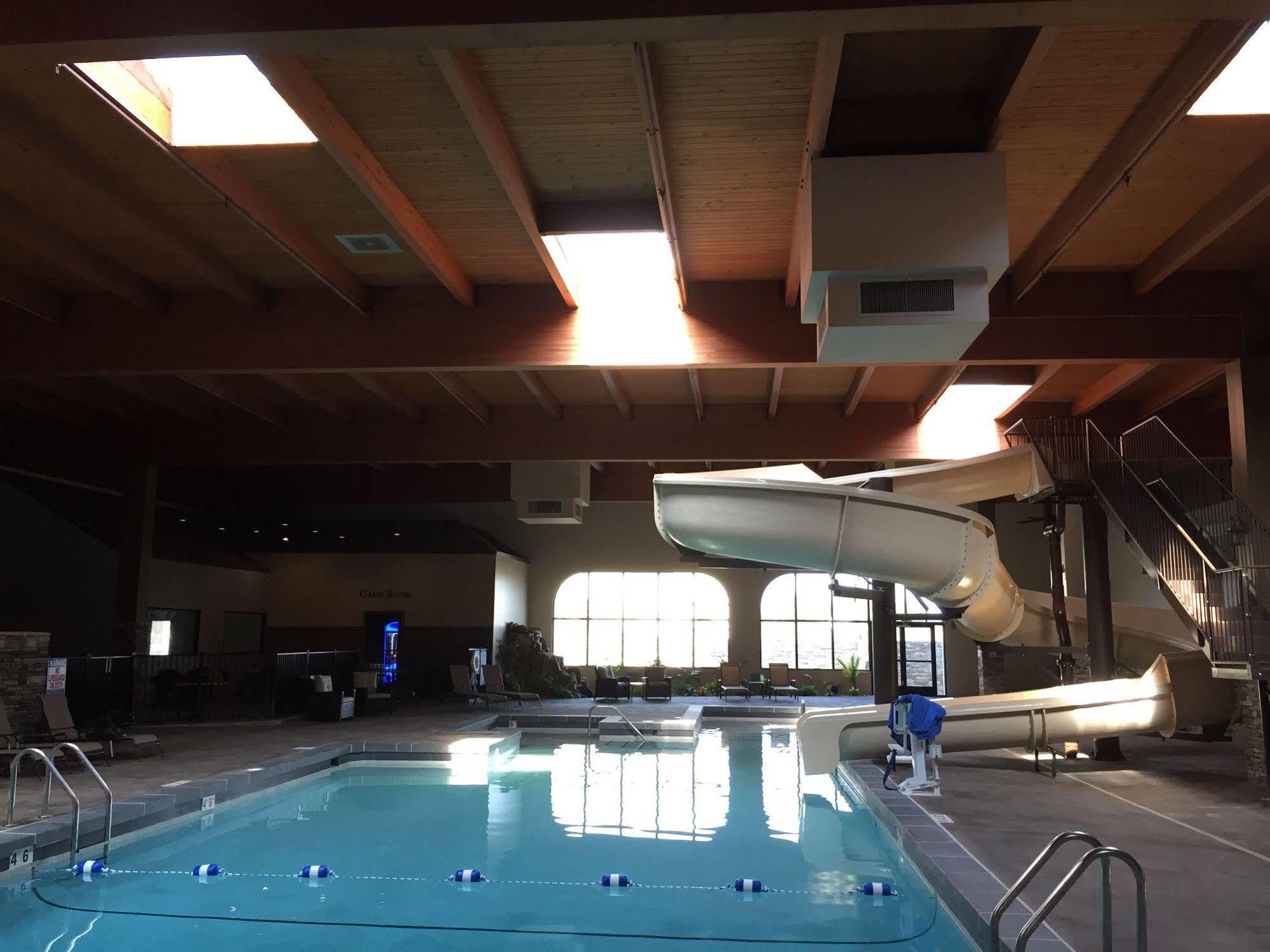 הנדרסונוויל Cascades Mountain Resort, Ascend Hotel Collection מראה חיצוני תמונה